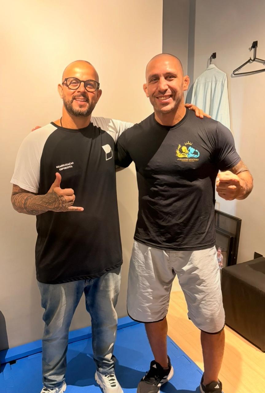 Bernardo com lutador de MMA no studio